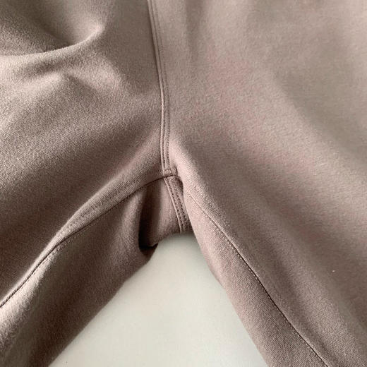 点此购买 lululemon露露Sueded Terry女士裤脚侧开口高腰裤 ssy 341980 商品图11