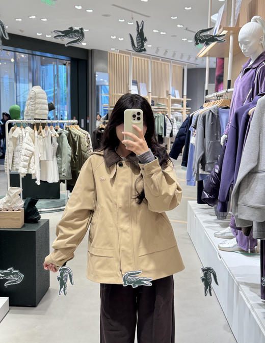 点此购买 鳄鱼春秋季女士小标撞色翻领风衣外套 bk 342014 商品图8