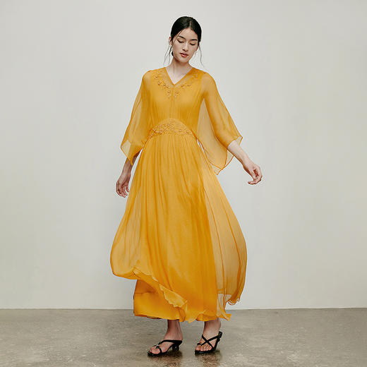 【林栖设计小店】花间缱绻|优雅绣花多色修身显瘦2026夏新款真丝连衣裙1962200 商品图9