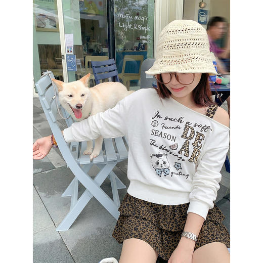 <曾小咸推荐>3.15现货秒杀 ！微信超特价！韩系豹纹斜肩长袖 日常149.99 立减80 秒杀69.99！！ 商品图0