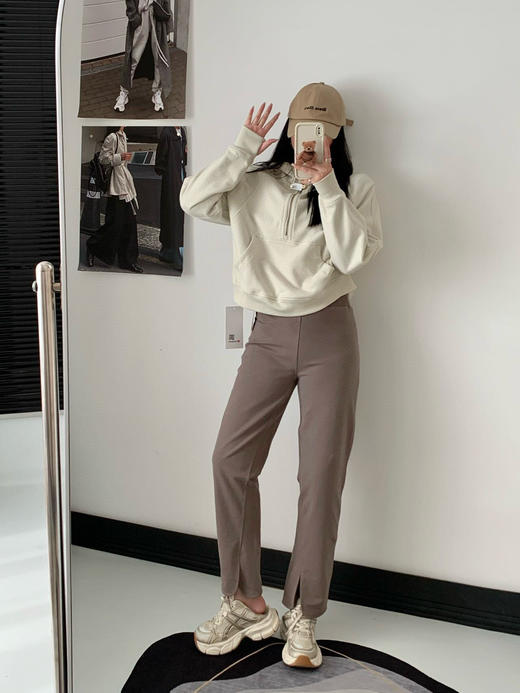 点此购买 lululemon露露Sueded Terry女士裤脚侧开口高腰裤 ssy 341980 商品图1