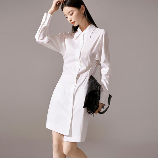 剩M 芳外新款气质休闲不规则连衣裙白色Polo领长袖裙子女8T23AL0067 商品图1