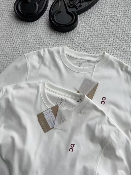 F031258马年限定复古酒红色马纹印极简性冷淡风长袖T恤 商品图1