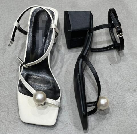 【门店同款】夏季珍珠夹趾一字带粗跟凉鞋 150722480 商品图0