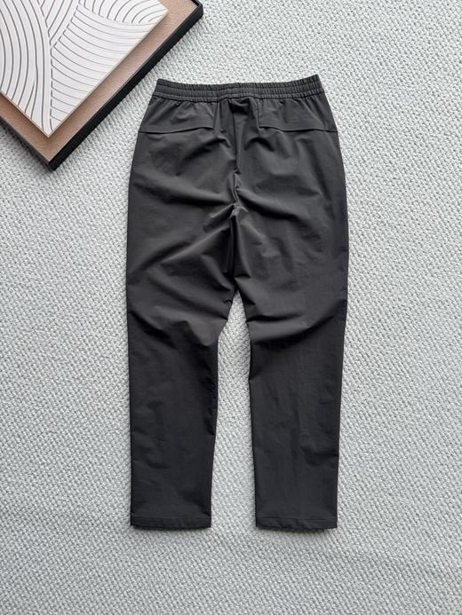 点此购买 可隆夏季男士火山岩防风防泼水防晒UPF50+抗菌长裤 tuo 342119 商品图2