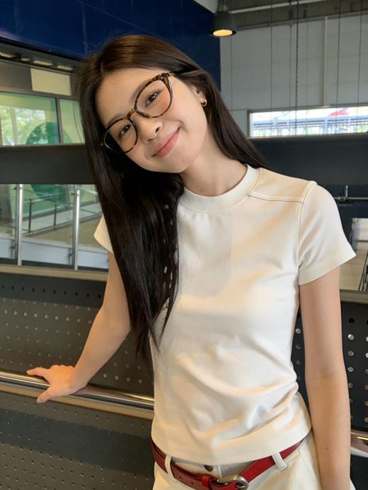 韩国单~简约经典拼接纯色过肩T恤 商品图0