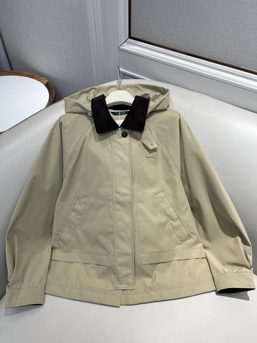 点此购买 鳄鱼春秋季女士小标撞色翻领风衣外套 bk 342014 商品图9