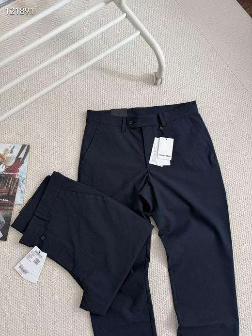 原单正品 J.Lindeberg男士高尔夫裤吸湿排汗四向延展舒适贴合耐用耐穿
线上1700+
尺码 170-175-180-185 商品图1