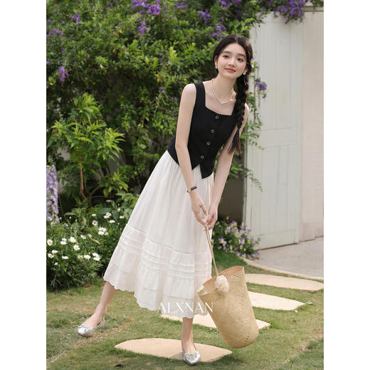 鹿向南「复古黑茶」黑色背心吊带女夏季新款开叉显瘦短款内搭上衣 商品图4