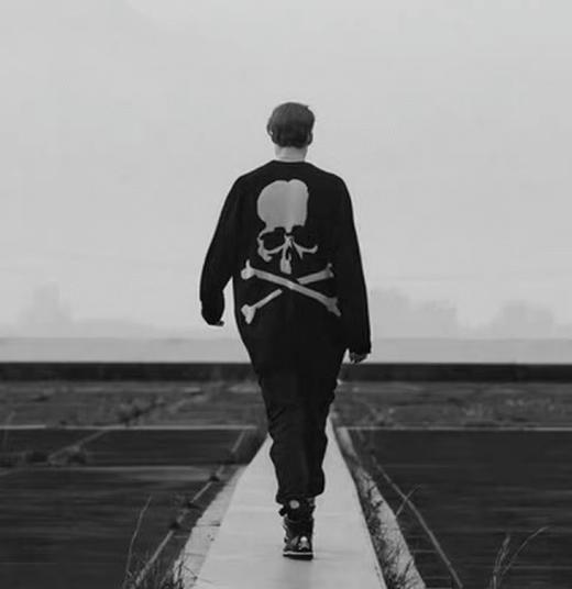 F031256春季新品时尚百搭潮流骷髅反光字母印花重磅高街圆领卫衣 商品图11