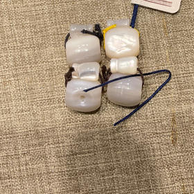 100元/套珍珠贝佛头