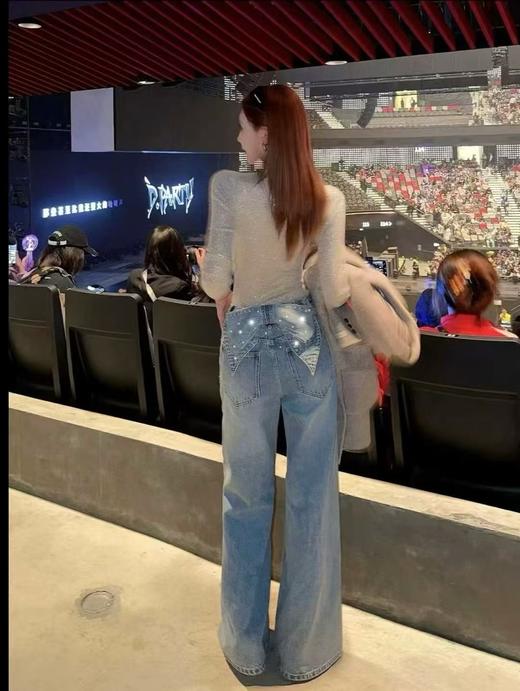 点此购买 ANN  ANDELMA*女士后腰可拆卸蝴蝶烫钻高腰阔腿牛仔裤 md 342115 商品图1