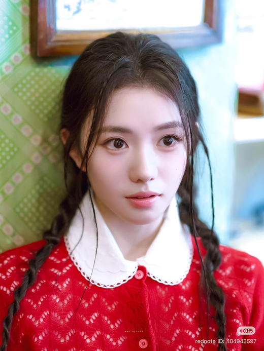 312-4 渠道圆正 刘浩存 miu蕾丝效果 羊绒针织开衫 polo翻领短袖 商品图12