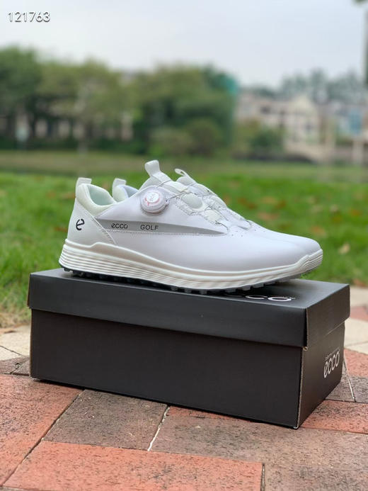 外贸原单爱步高尔夫球鞋男士golf无钉鞋BOA锁扣 免糸带 健步透氧牦牛皮球鞋 
码数:39 40 41 42 43 44 (标准皮鞋码) 商品图0