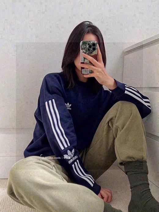 F031253春季新品三条杠刺绣logo宽松时尚百搭长袖圆领卫衣 商品图7