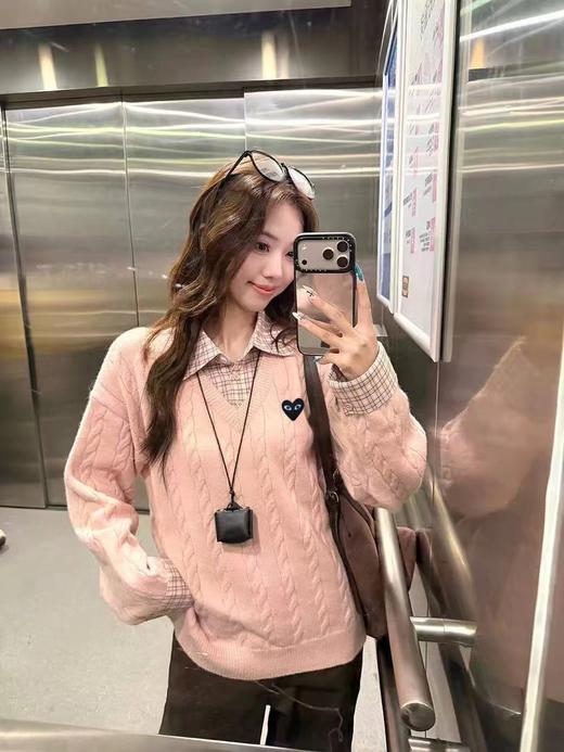 F031261少女感浅粉色宽松oversize黑色爱心刺绣假两件针织毛衣 商品图4