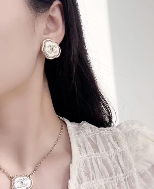 香奈儿 云朵耳钉（XTY） 商品图3