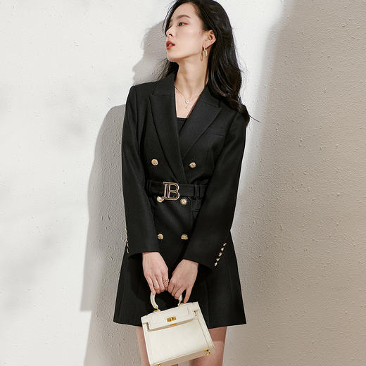 芳外新款气质通勤OL西装领连衣裙双排扣收腰修身短裙8T22AW0082 商品图3