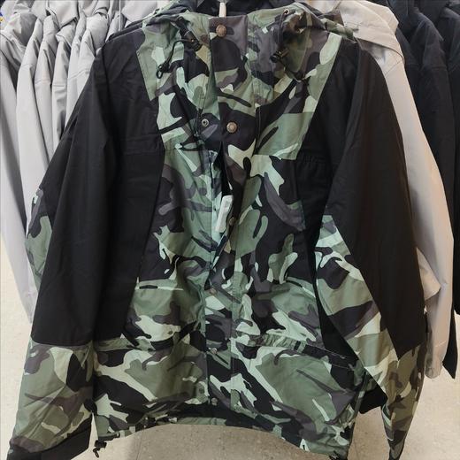 799.9元 北面冲锋衣 527792-HD(线上线下同步在售不保证有货，介意勿拍) 商品图0