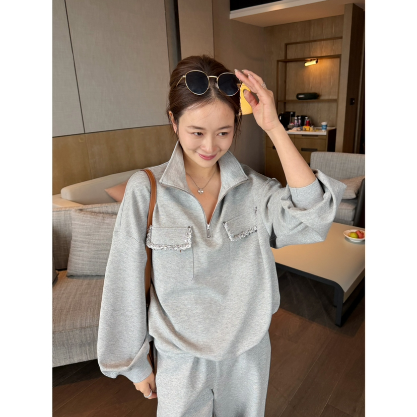 2603212    “星空” 手工花边  立领卫衣