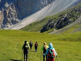 户外徒步防晒指南｜别让“亲近自然”变成“晒黑晒伤”！