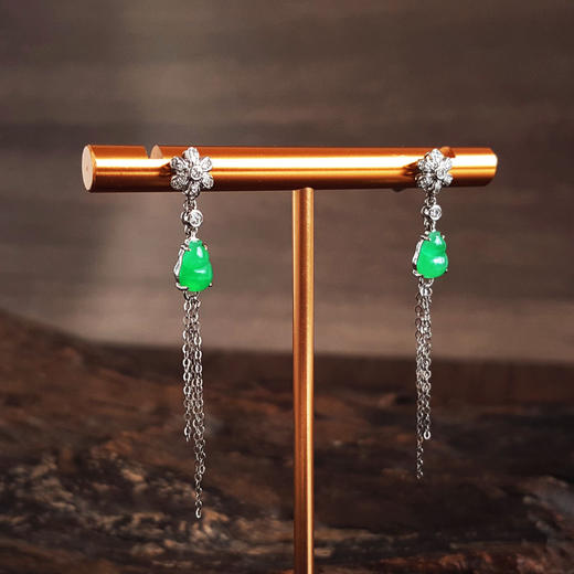 【天然正品】A货翡翠AU750白金镶钻镶天然细腻冰种满绿葫芦（福禄平安）翡翠流苏耳坠48.2*15.5MM（皆取最大值）030326NJT23 商品图3