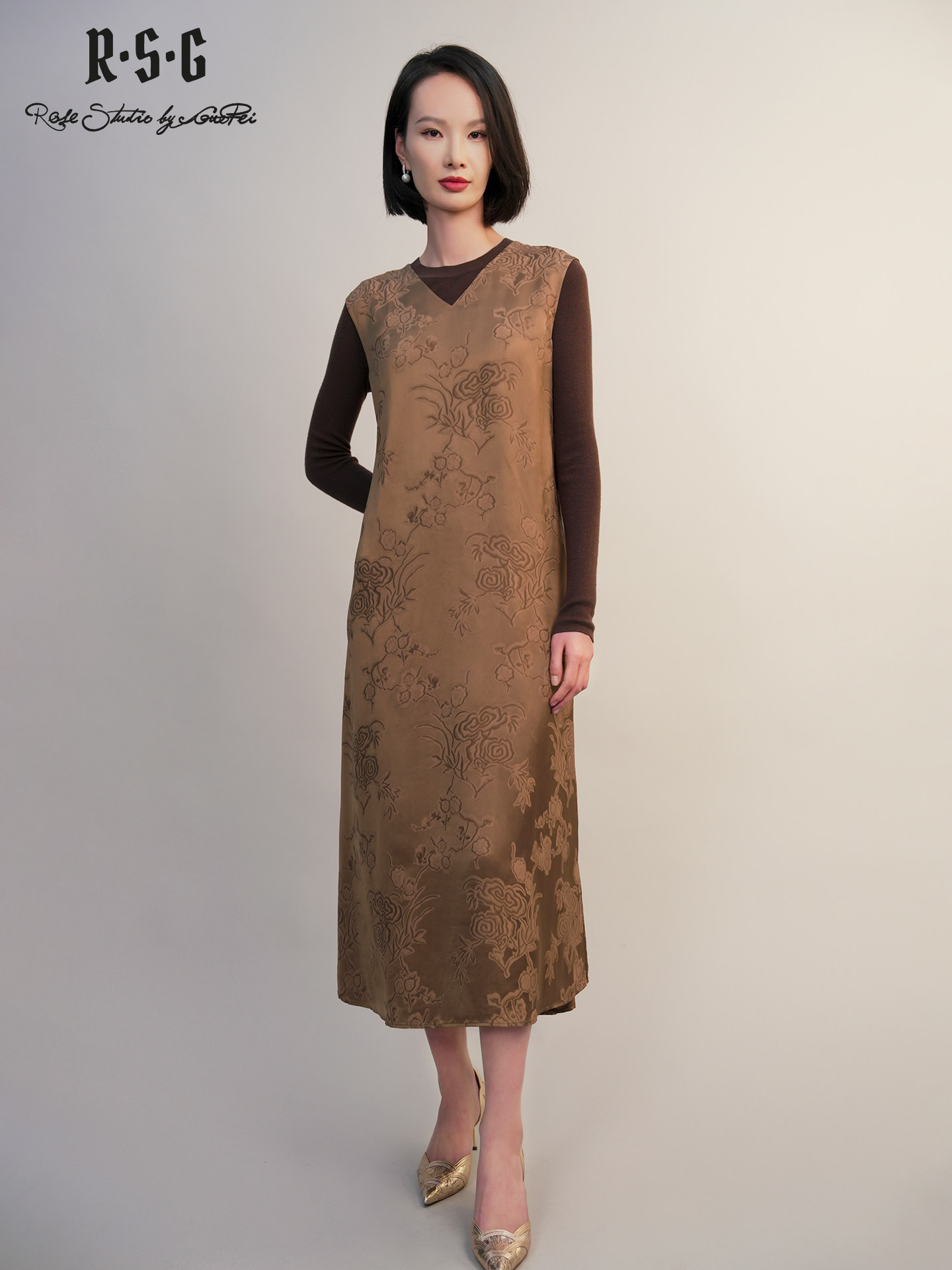 郭培成衣RSG「棕调暗纹」无袖长款连衣裙