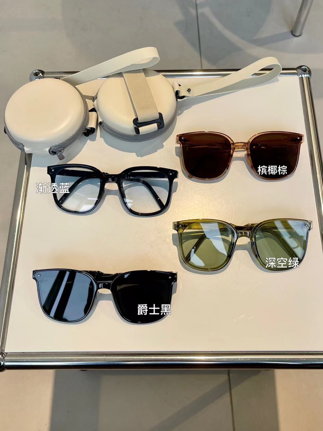 特价出！少量！气垫折叠墨镜 防紫外线的太阳镜！