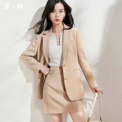 芳外新款气质时尚套装女通勤休闲【西装短款半裙两件套】8T22AG0018 商品图0