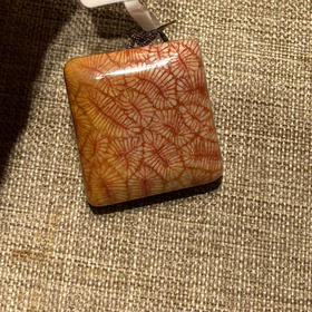 600元/个珊瑚玉吊坠