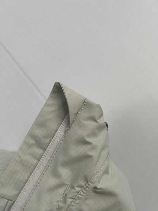 点此购买 montbell蒙贝欧春夏季女士户外防水冲锋衣 zc 342085 商品图7