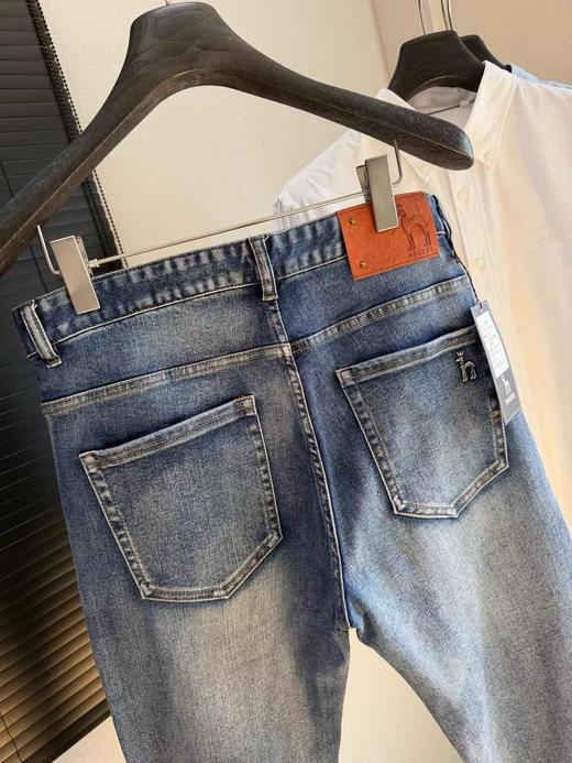 F031203春夏新款男士挺括舒适直筒修饰腿型无束缚刺绣小狗水洗牛仔长裤 商品图2