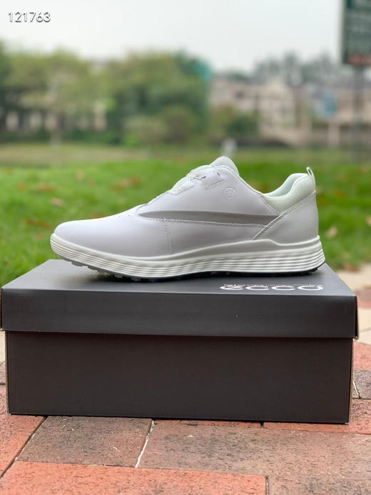 外贸原单爱步高尔夫球鞋男士golf无钉鞋BOA锁扣 免糸带 健步透氧牦牛皮球鞋 
码数:39 40 41 42 43 44 (标准皮鞋码) 商品图2