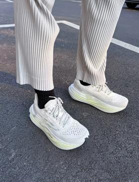 布*克*  月光系列  慢跑减震透气长跑马拉松男女鞋！