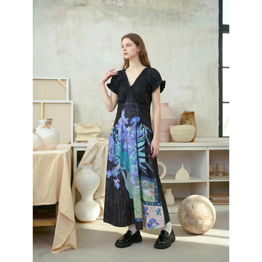 两三事梵高文艺 旧梦如歌 2026春季新款复古v领印花a字连衣裙 商品图1