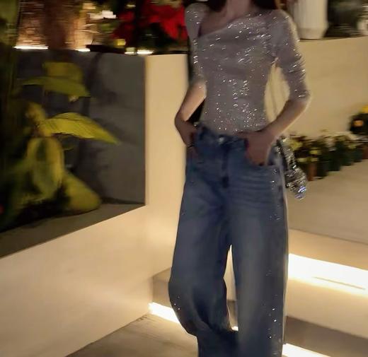 点此购买 ANN  ANDELMA*女士后腰可拆卸蝴蝶烫钻高腰阔腿牛仔裤 md 342115 商品图2