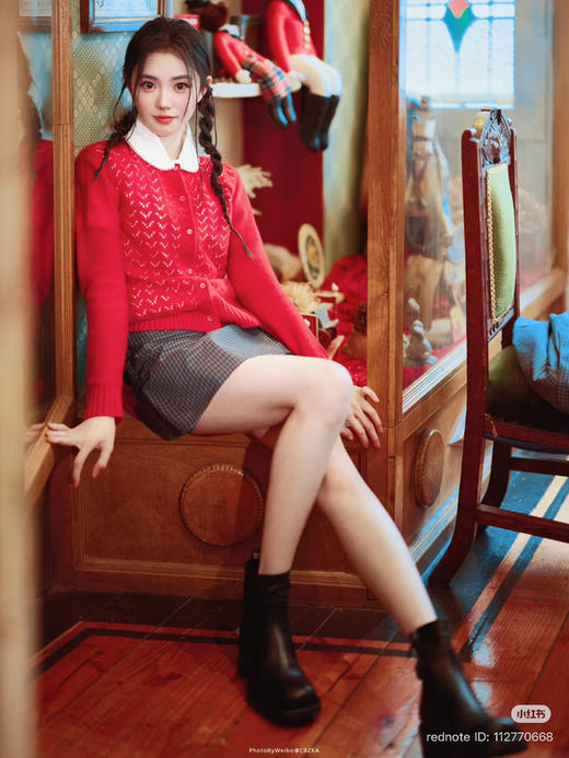 312-4 渠道圆正 刘浩存 miu蕾丝效果 羊绒针织开衫 polo翻领短袖 商品图8