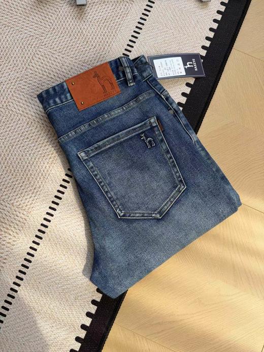 F031203春夏新款男士挺括舒适直筒修饰腿型无束缚刺绣小狗水洗牛仔长裤 商品图5