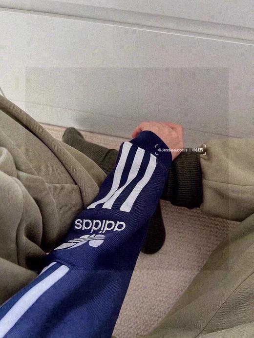 F031253春季新品三条杠刺绣logo宽松时尚百搭长袖圆领卫衣 商品图8