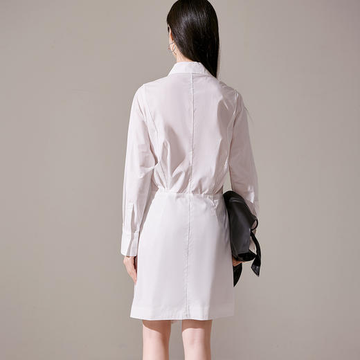 剩M 芳外新款气质休闲不规则连衣裙白色Polo领长袖裙子女8T23AL0067 商品图3