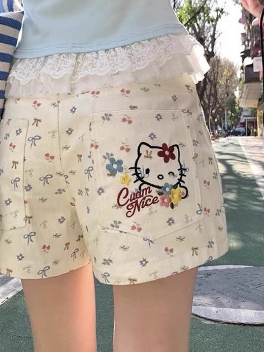 春日限定・奶油碎花蝴蝶结刺绣 Kitty 短裤 商品图1