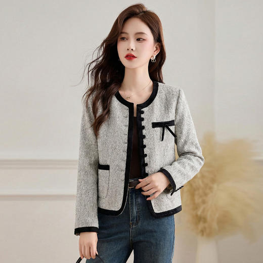 「自」全新升级【铂金会员266/天猫359/差价93】(01551)洛诗琳气质拼接圆领小香风外套2026春季时尚百搭通勤短上衣 商品图1