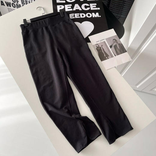 点此购买 lululemon露露Sueded Terry女士裤脚侧开口高腰裤 ssy 341980 商品图6