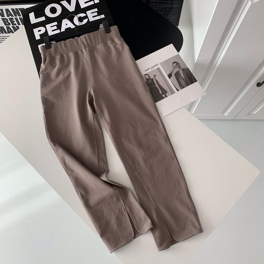 点此购买 lululemon露露Sueded Terry女士裤脚侧开口高腰裤 ssy 341980 商品图7