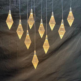 10头钻石吊串（运费自理）