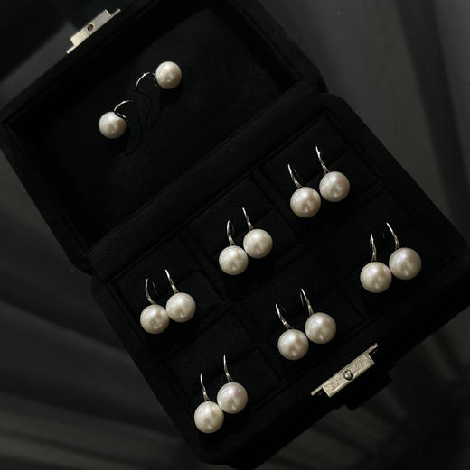 订单客户加单 一起了 淡水珍珠高跟鞋耳环 11-12mm 正圆强光 面好面基本无暇 有生长痕迹 没有大坑洼 上耳效果温润大气 S925 银镀白金配件 商品图0