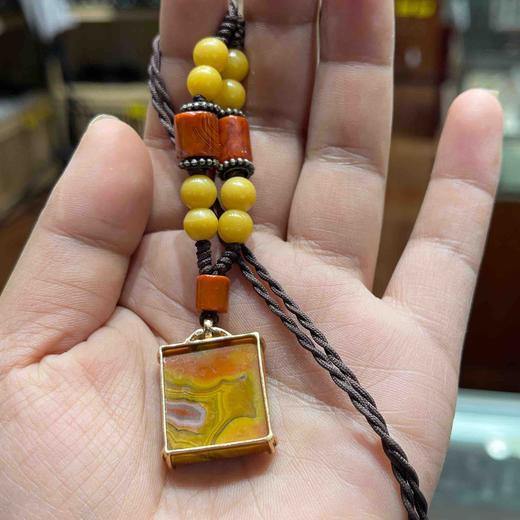 1900元/个战国红吊坠 商品图2