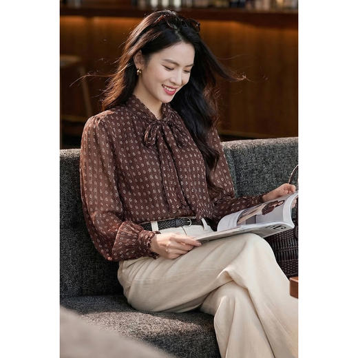 【预售7天】情有独钟~法式蝴蝶结衬衫 复古减龄 米思阳2026春季新款小个子设计感气质腰果印花上衣女1159 商品图2