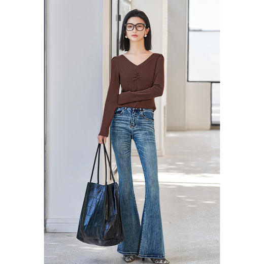 剩M 咖色针织上衣+微喇牛仔裤套装5R25CG5039 商品图2
