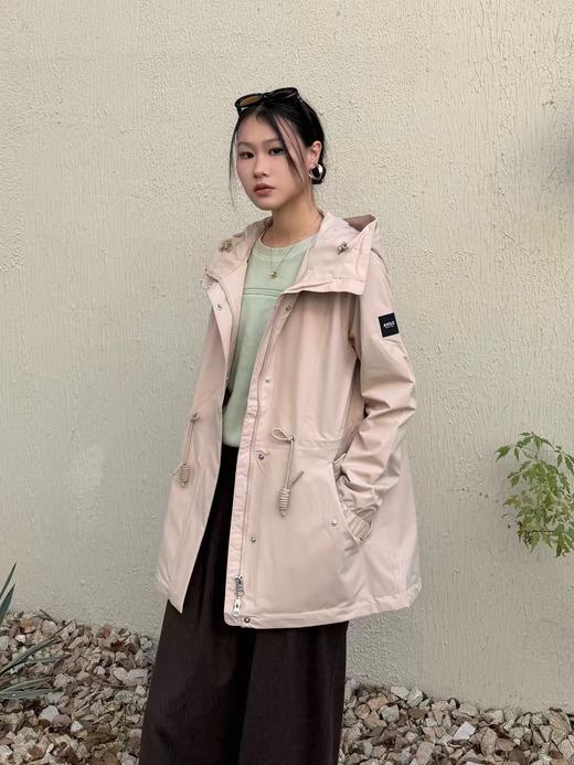 点此购买 艾高春秋季女士中长款连帽冲锋衣夹克 bk 342023 商品图7